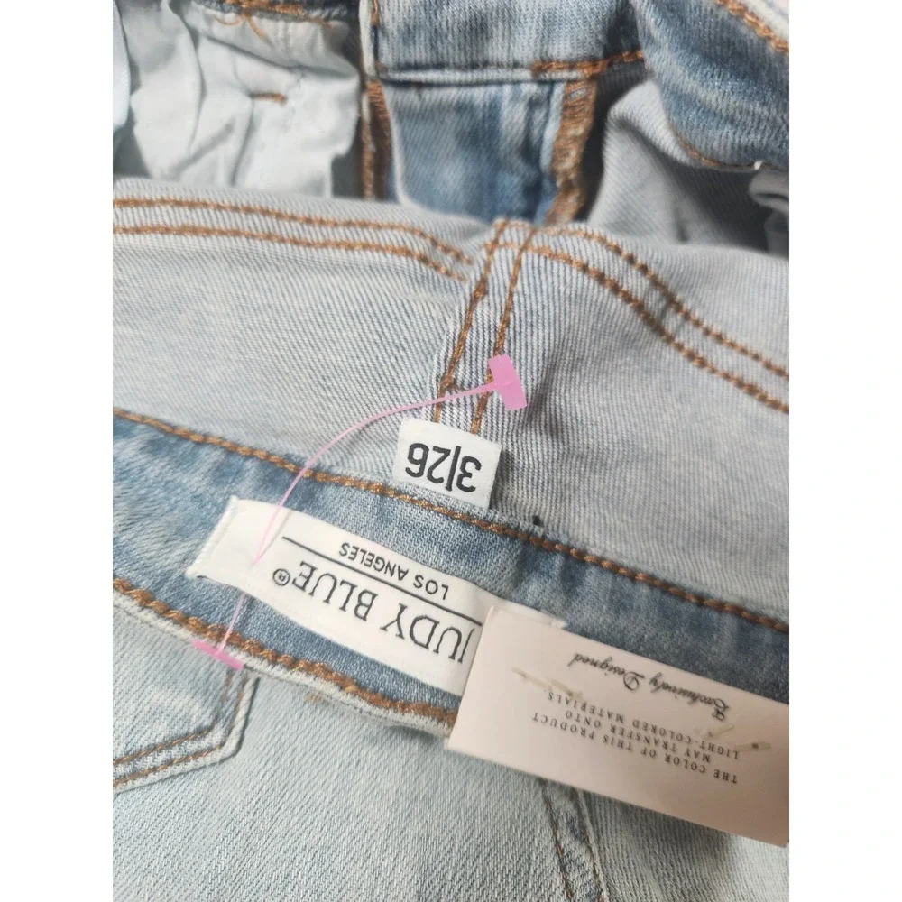 Judy Blue Boyfriend Fit Jeans Women's 3/26 Distressed Mid Rise Light Wash JB8878